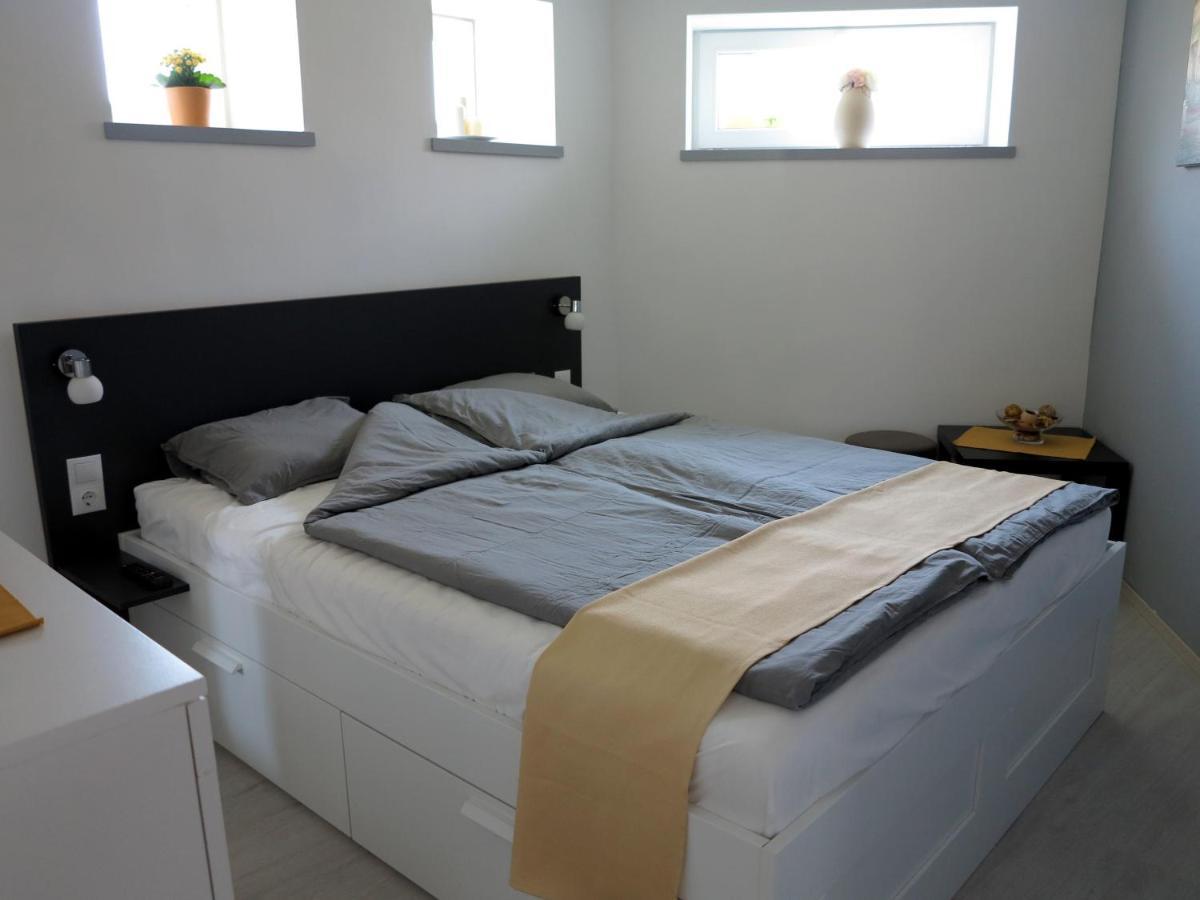 Muveszhaz Apartman Balatonfured Exterior photo